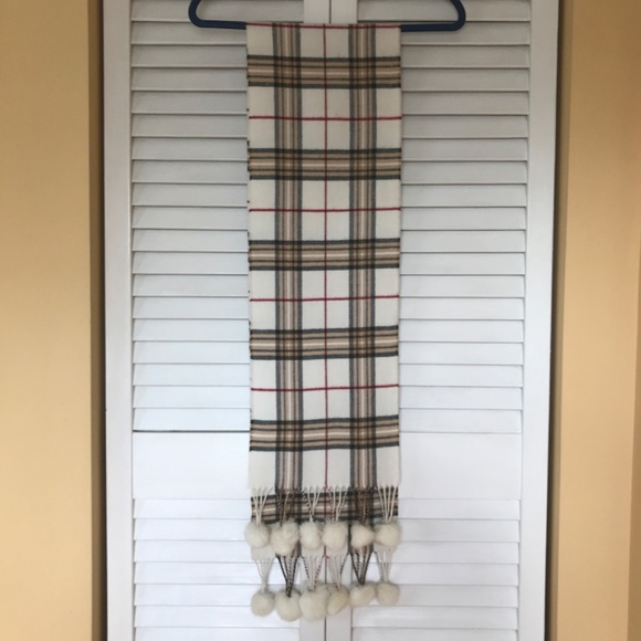 White Plaid Scarf- Real Fur Pom Poms! EUC 3/$19 - Picture 4 of 12